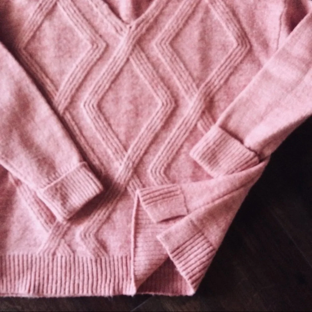 a.n.a. Cable V Neck Sweater Pink M